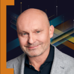 headshot-dariusz-dąbski-v5